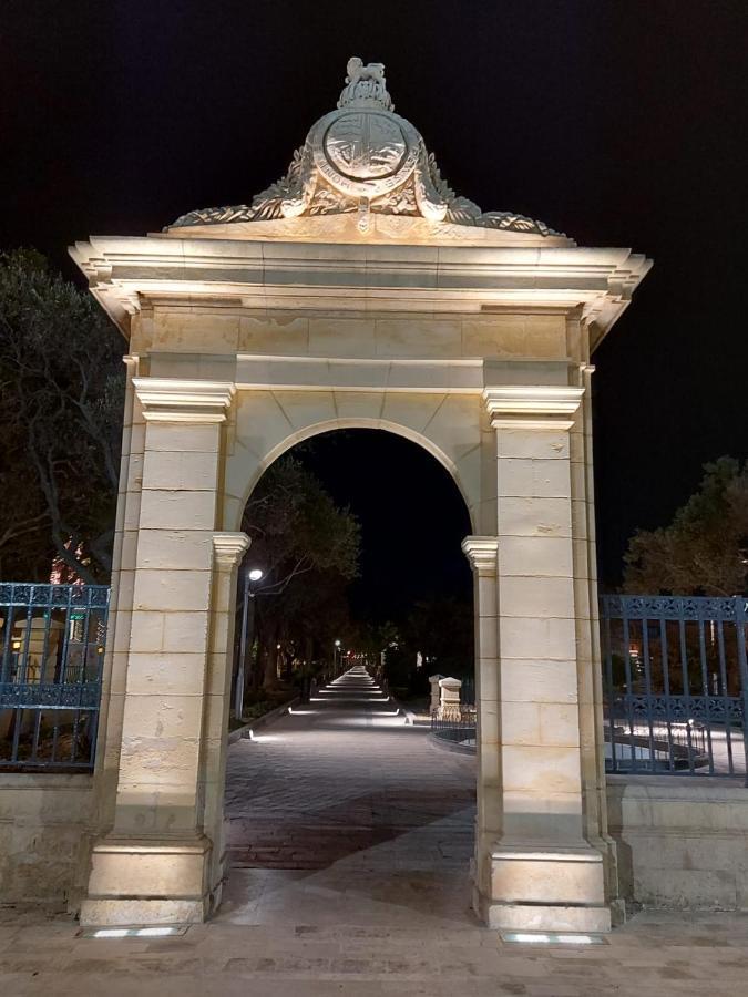 Near Valletta City - Open Views - Ta Tessie Suite In Floriana - Malta Ngoại thất bức ảnh